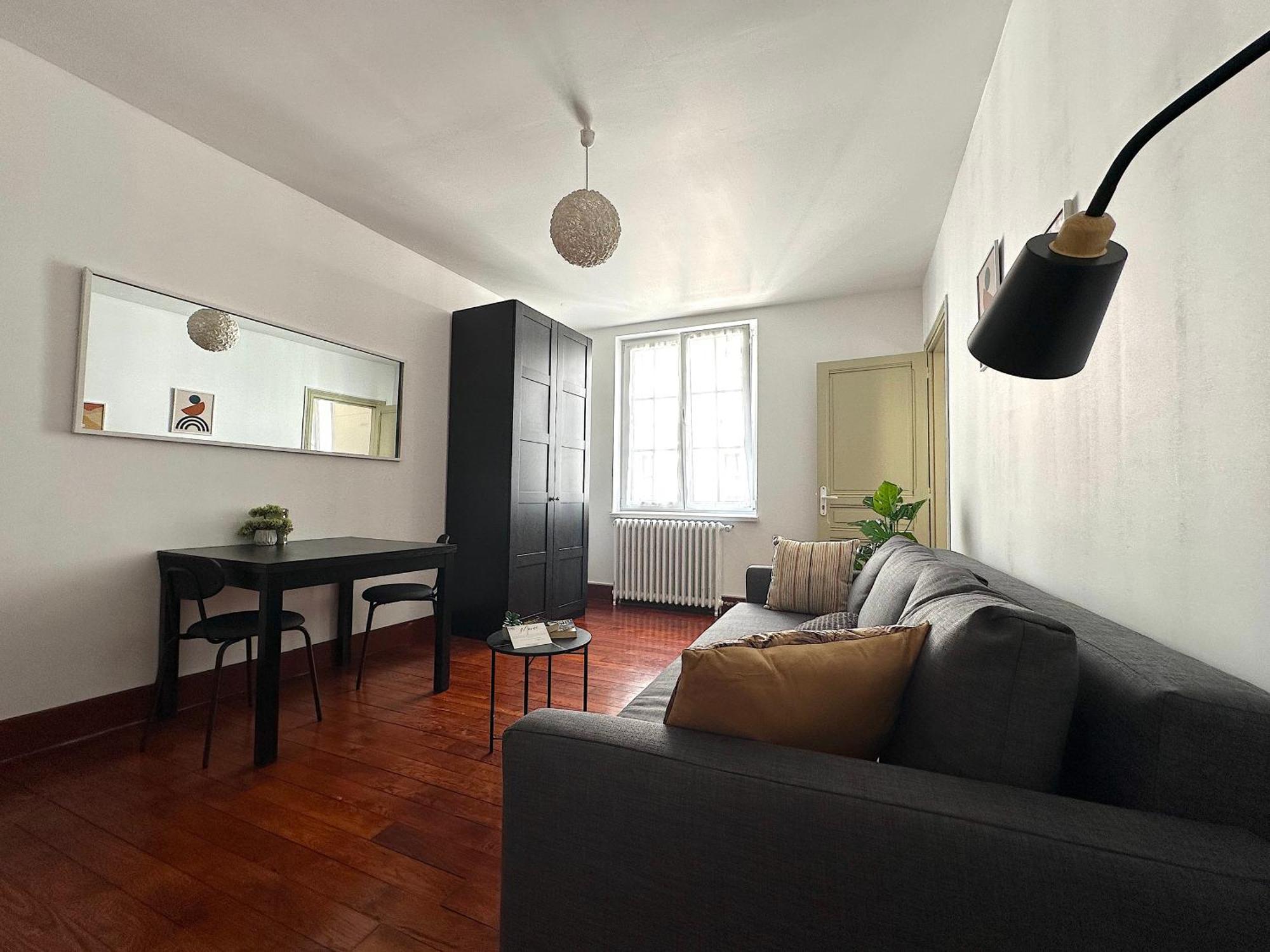 Apartment Immeuble De Charme Au Coeur De Dreux
